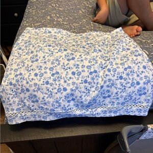 Crown & Ivy Blue and White Floral A-Line Skirt